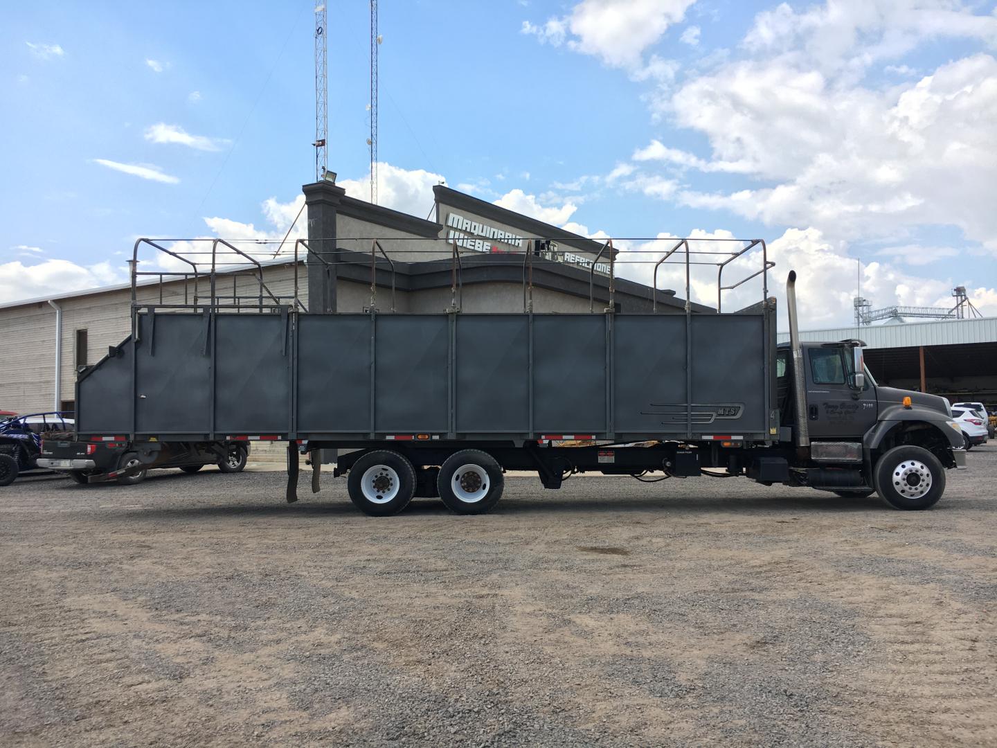 ./imagenes/INVOICE/2019/16983/CAMION INTERNATIONAL 7600 CON TRANSPORTADOR DE ALGODON  (86).JPG